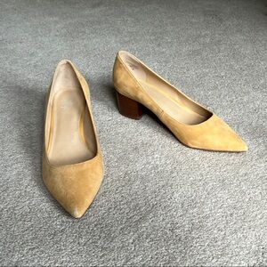 Crown Vintage Tan Heels Timeless Design